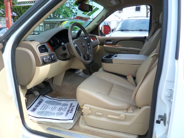 2008 GMC Yukon XL 2006 Mercury