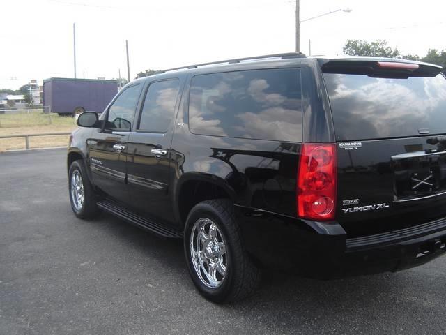 2008 GMC Yukon XL Slt-third ROW, V8