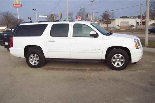 2010 GMC Yukon XL LX Wagon 4D