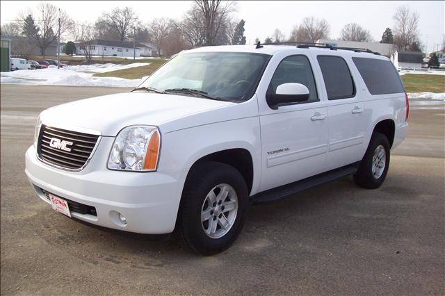 2010 GMC Yukon XL LX Wagon 4D