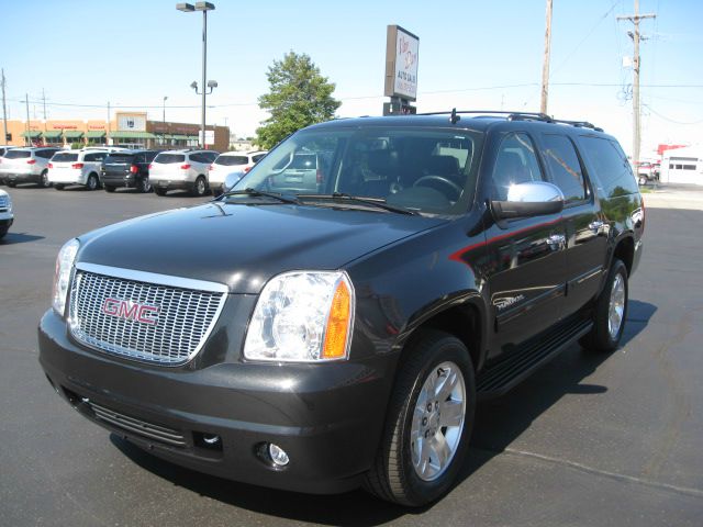 2010 GMC Yukon XL 2006 Mercury