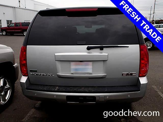 2010 GMC Yukon XL 4WD 1LT 25