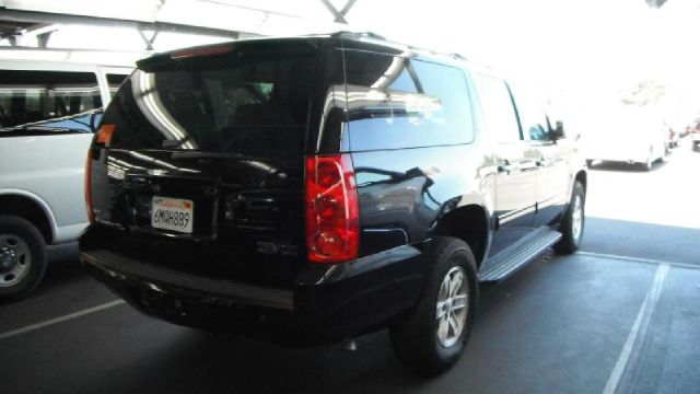 2010 GMC Yukon XL 2006 Mercury