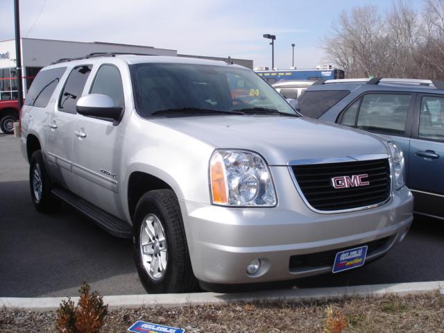 2010 GMC Yukon XL LX Wagon 4D