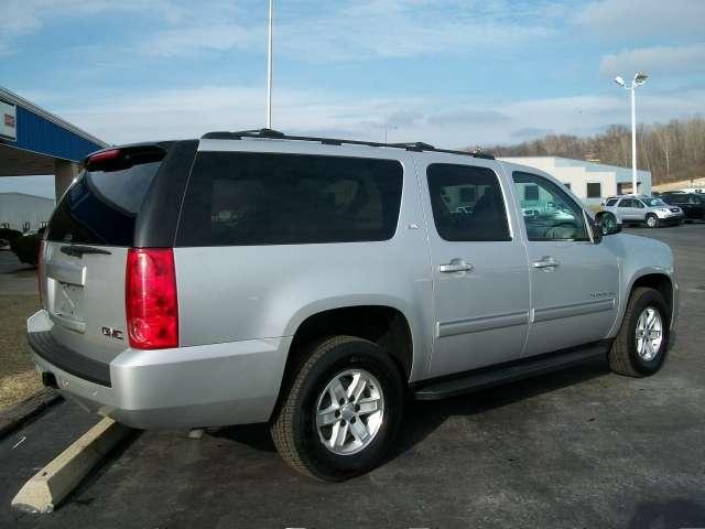 2010 GMC Yukon XL 3500 SLT Crew LB Dually DSL