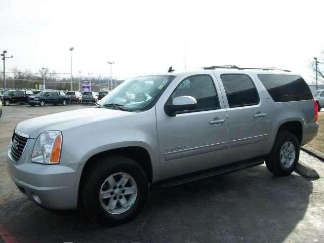 2010 GMC Yukon XL 3500 SLT Crew LB Dually DSL