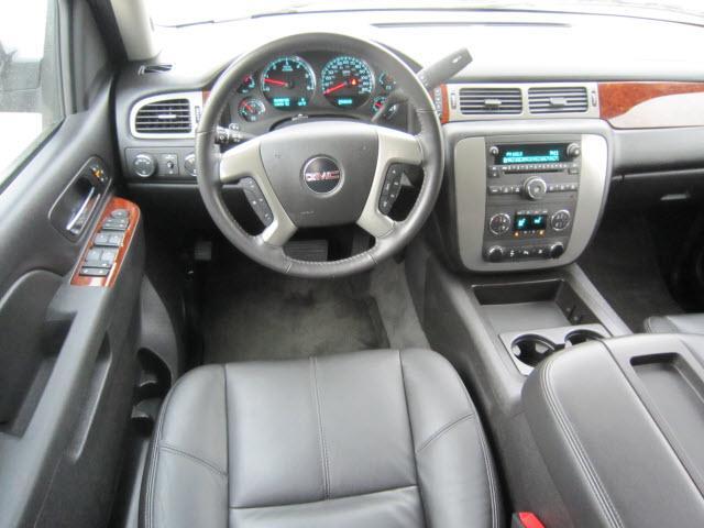 2010 GMC Yukon XL SLT