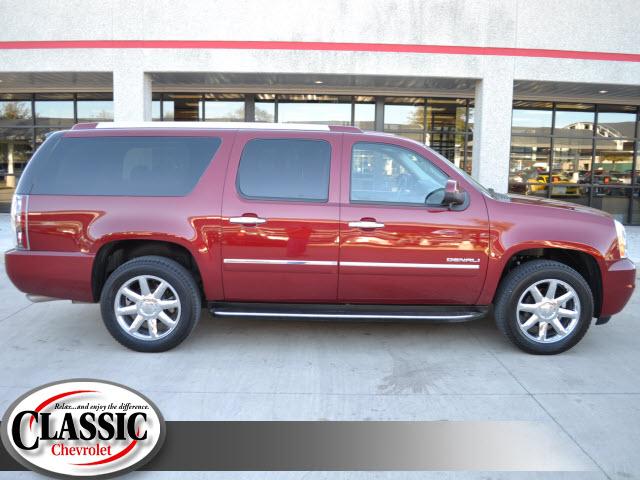 2010 GMC Yukon XL EX Sedan 4D