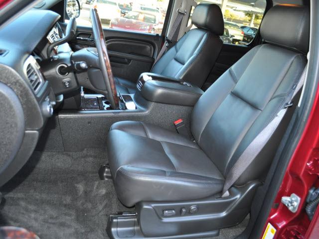 2010 GMC Yukon XL EX Sedan 4D