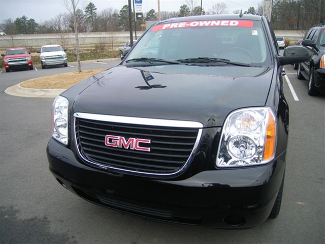 2011 GMC Yukon XL CREW CAB SLT