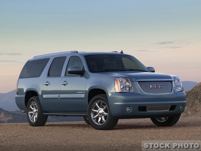 2011 GMC Yukon XL EX Sedan 4D