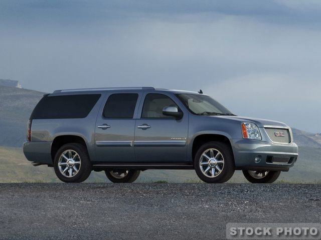 2011 GMC Yukon XL EX Sedan 4D