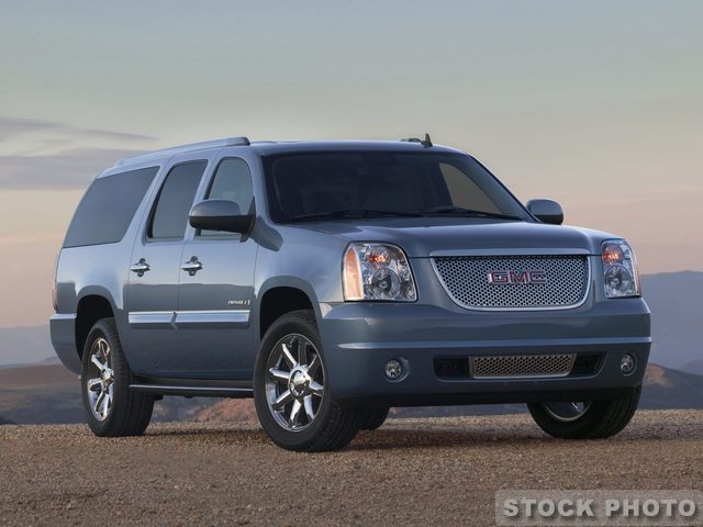 2011 GMC Yukon XL EX Sedan 4D