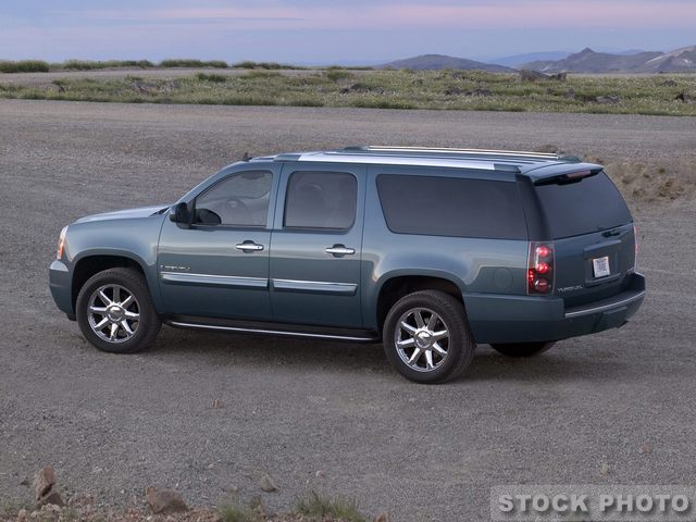 2011 GMC Yukon XL EX Sedan 4D