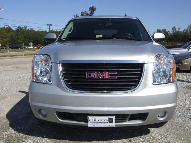 2011 GMC Yukon XL 4x4 Crew Cab LE