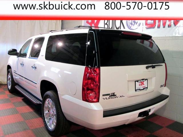 2011 GMC Yukon XL SLT