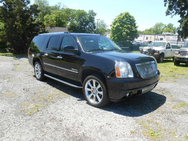 2011 GMC Yukon XL Crew Cab Short Box 2-wheel Drive SLE