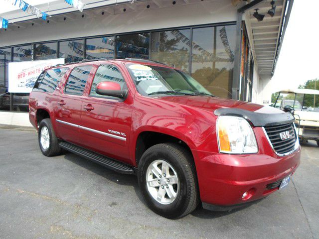 2011 GMC Yukon XL 2006 Mercury