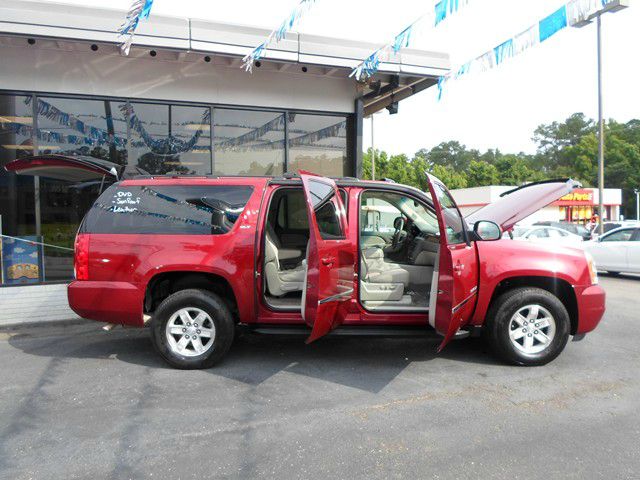 2011 GMC Yukon XL 2006 Mercury