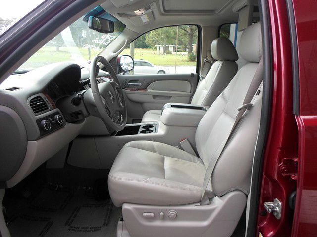 2011 GMC Yukon XL 2006 Mercury