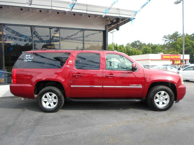 2011 GMC Yukon XL 2006 Mercury