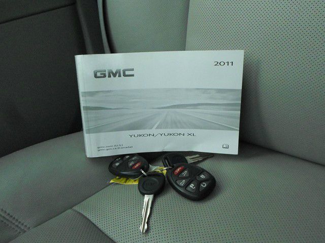 2011 GMC Yukon XL 2006 Mercury