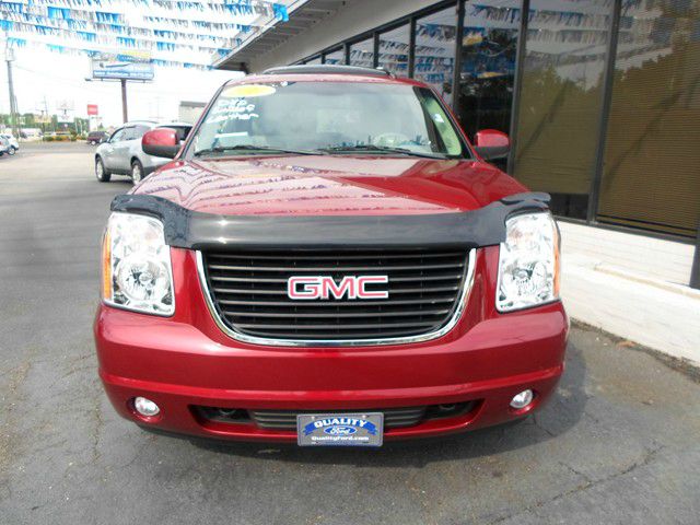 2011 GMC Yukon XL 2006 Mercury