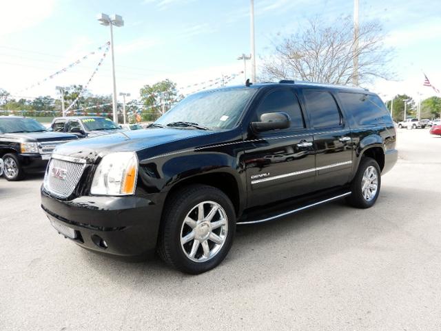 2011 GMC Yukon XL EX Sedan 4D