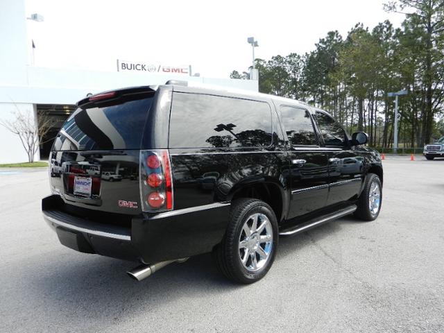 2011 GMC Yukon XL EX Sedan 4D