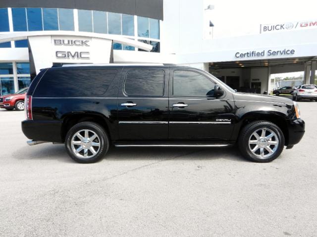 2011 GMC Yukon XL EX Sedan 4D