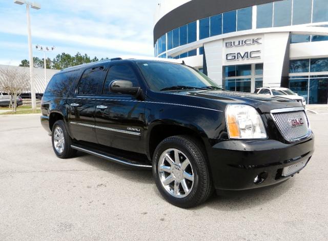 2011 GMC Yukon XL EX Sedan 4D