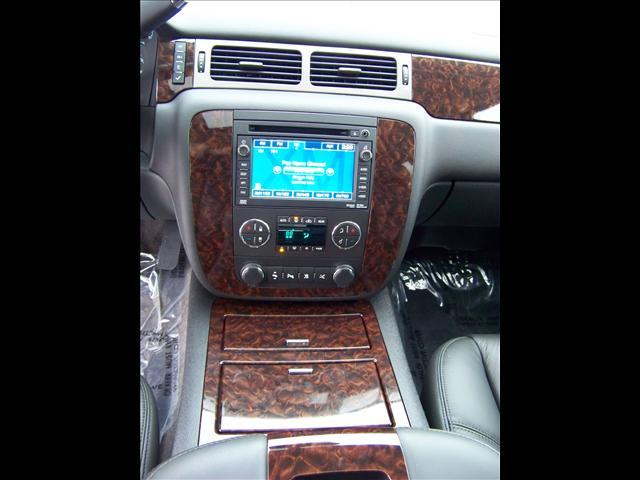 2011 GMC Yukon XL EX Sedan 4D