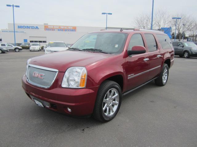 2011 GMC Yukon XL EX Sedan 4D