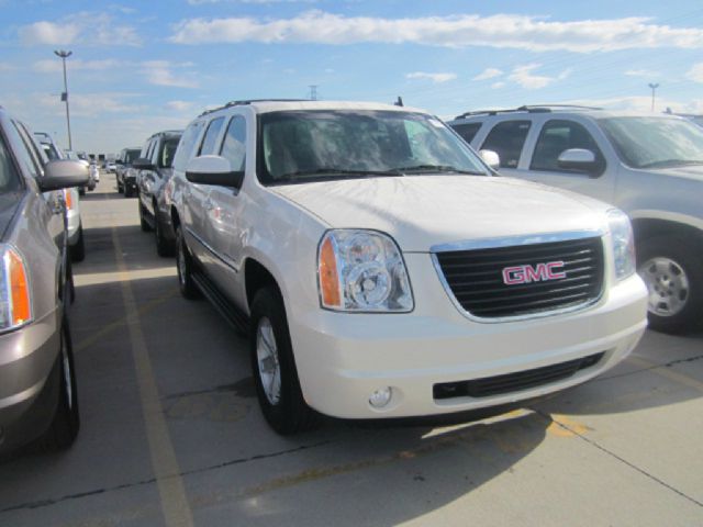 2013 GMC Yukon XL AUTO Sport