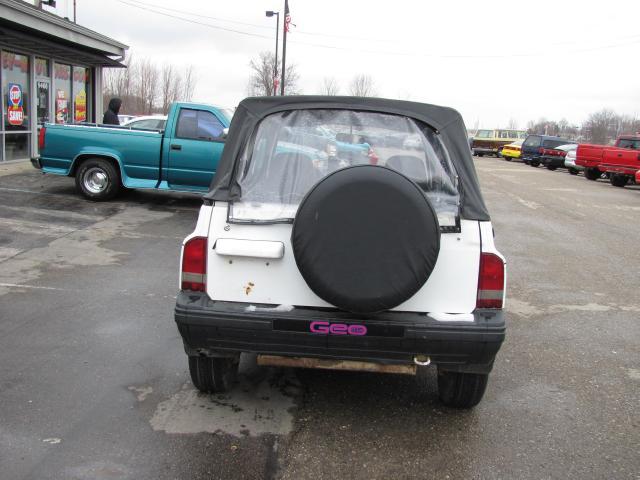 1993 Geo Tracker FWD 4dr LT W/2lt