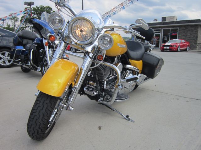 2006 Harley Davidson Road King 320 W/ Sunroof