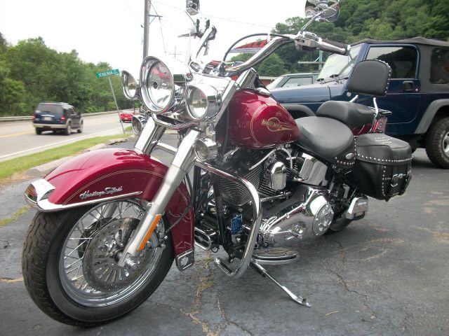 2005 Harley Davidson FLSTC Lariat/ 4 Wheel Drive