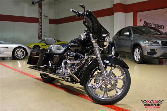 2013 Harley Davidson STREET GLIDE Lariatloaded1-owner