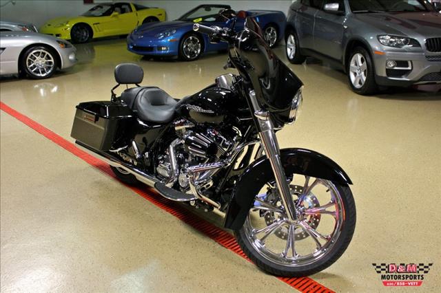 2013 Harley Davidson STREET GLIDE Lariatloaded1-owner