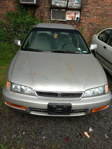 1996 Honda Accord 4dr Sdn SES Standard