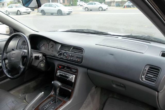 1997 Honda Accord Elite,nav,moon,dvd,chrome Wheels