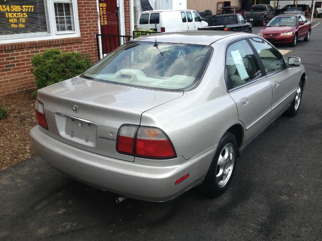 1997 Honda Accord Elite,nav,moon,dvd,chrome Wheels