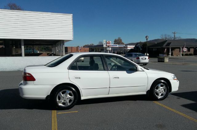 1999 Honda Accord ZQ8 LS