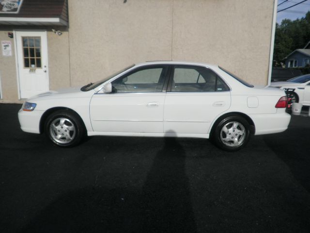 1999 Honda Accord ZQ8 LS