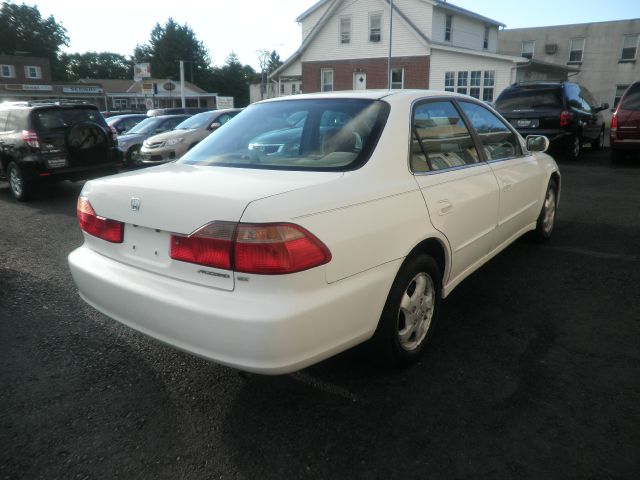 1999 Honda Accord ZQ8 LS