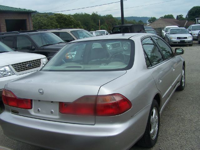 1999 Honda Accord ZQ8 LS