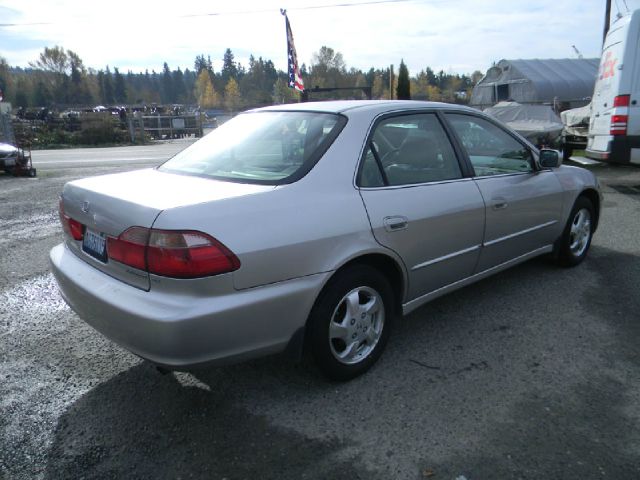 1999 Honda Accord ZQ8 LS