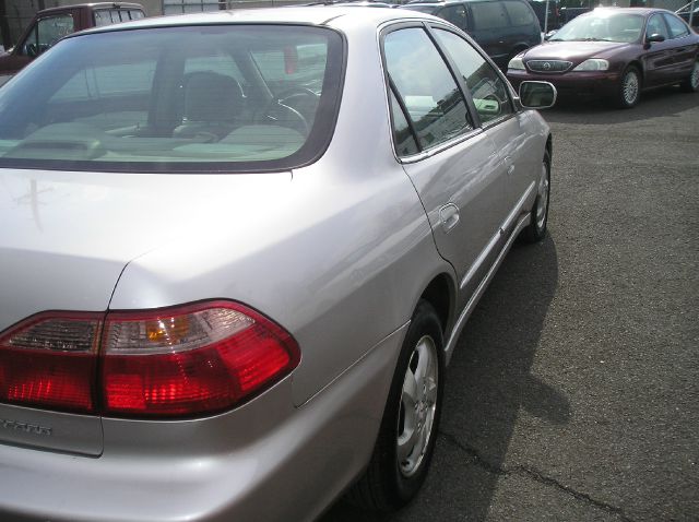 1999 Honda Accord ZQ8 LS