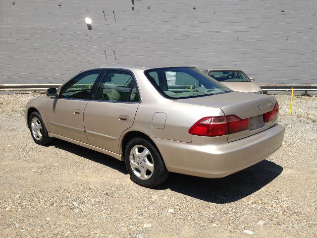 2000 Honda Accord ZQ8 LS