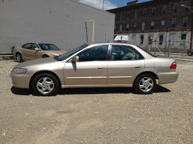 2000 Honda Accord ZQ8 LS